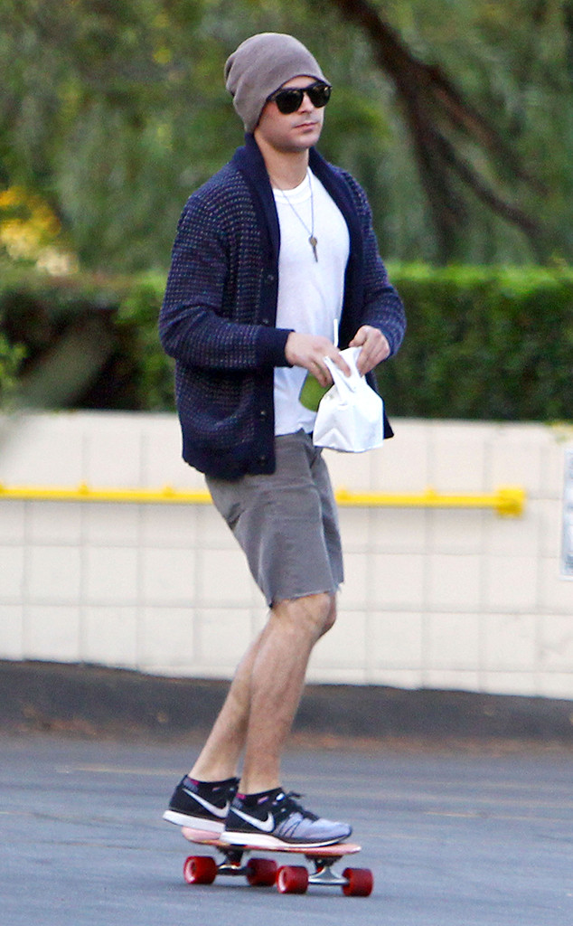 Zac Efron, Jaw, Skateboarding, Beverly Hills Zac Efron, Jaw, Skateboarding, Beverly Hills